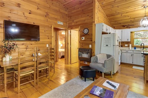 Photo 3 - Charming Blue Ridge Cabin w/ Game Room & Hot Tub