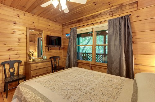 Photo 35 - Charming Blue Ridge Cabin w/ Game Room & Hot Tub