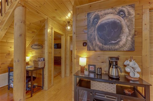 Foto 23 - Blue Ridge Cabin: Hot Tub, Fire Pit & Grill