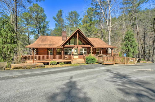 Foto 14 - Pet-friendly Ranger Cabin w/ Deck & Hot Tub