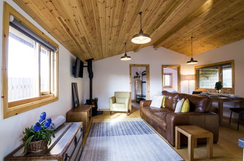Photo 21 - Fern Lodge - 2 Bedroom Log Cabin - Saint Florence - Tenby