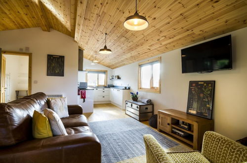 Foto 14 - Fern Lodge - 2 Bedroom Log Cabin - Saint Florence - Tenby
