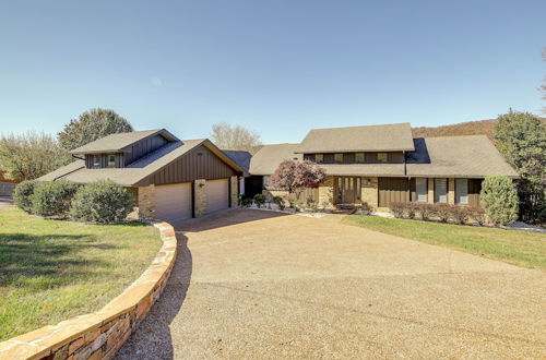 Photo 1 - Lafollette Home: Community Pool & Mountain Views