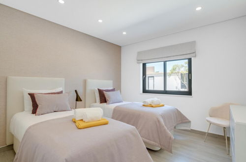 Foto 44 - Luxurious 4 bed Villa in Loul
