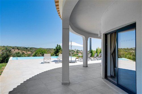 Foto 12 - Luxurious 4 bed Villa in Loul