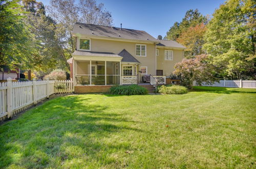 Foto 14 - Spacious Smithfield Home w/ Screened Porch & Yard