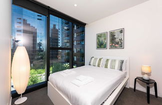 Photo 1 - 2-bed Apt w/ Pool, Gym & Parking! Near Albert Park