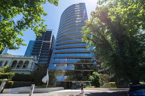 Photo 14 - 2-bed Apt w/ Pool, Gym & Parking! Near Albert Park