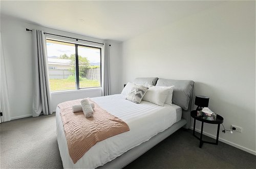 Photo 1 - Leisure Holiday Home Lake Hayes Easte Queenstown
