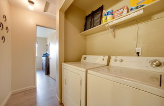 Foto 2 - Centrally Located Sparks Condo w/ Private Patio