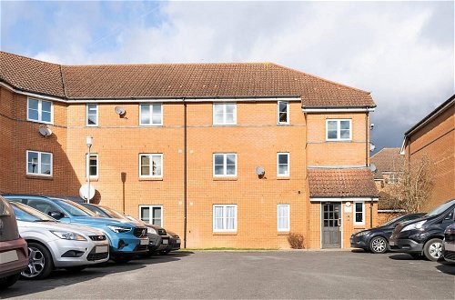Foto 21 - Immaculate 2-bed Apartment in Welwyn Garden City