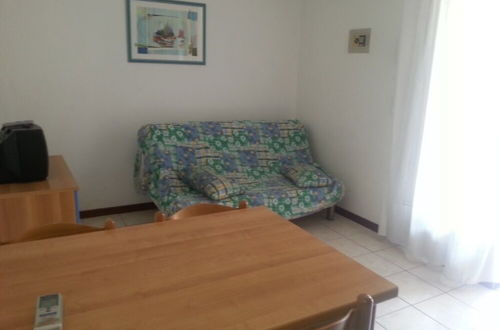 Photo 8 - Apartment With Shared Pool for 5 Guests