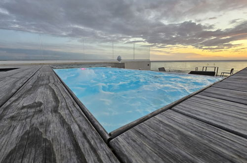 Foto 61 - Villa Dune Luxury Roof Top Pool Wellness