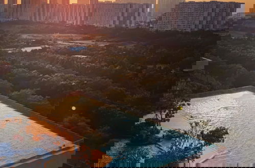 Foto 1 - The Sun Avenue - Lalaland & Chill Sky Pool