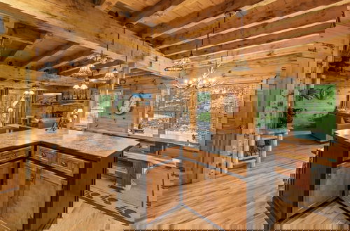 Foto 11 - Rustic Cabin in Woods w/ Hot Tub & Games!