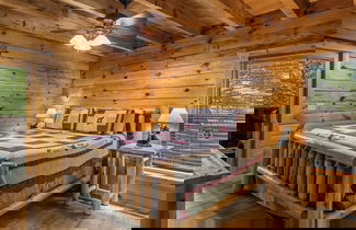 Foto 3 - Rustic Cabin in Woods w/ Hot Tub & Games!