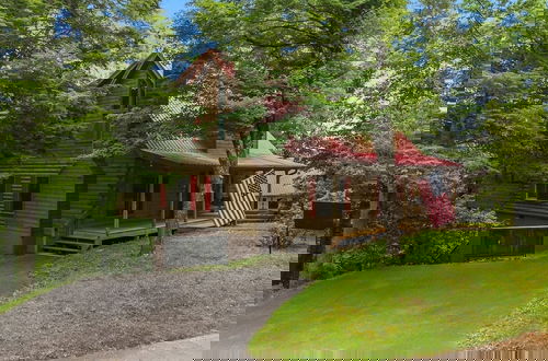 Foto 42 - Rustic Cabin in Woods w/ Hot Tub & Games!