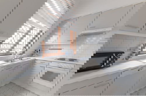 Foto 4 - Stylish Apartment With Balcony/terrace