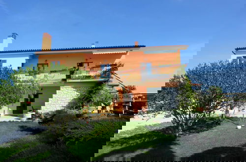 Foto 19 - Nice Apartment With Large Garden