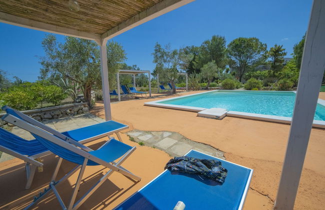 Masseria Le Palmentelle Pool And Garden - Photo 32