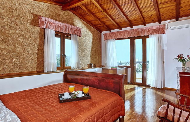 Fantastic Holiday Home in Karteros With Pool - Photo 4