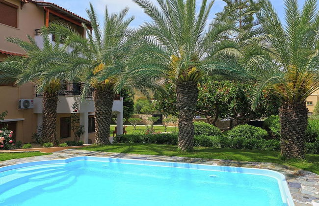 Fantastic Holiday Home in Karteros With Pool - Photo 15