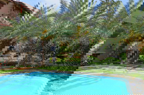 Foto 15 - Fantastic Holiday Home in Karteros With Pool