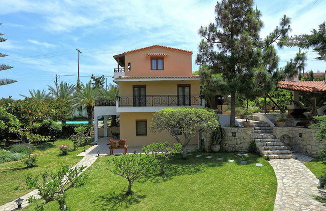 Fantastic Holiday Home in Karteros With Pool - Photo 30