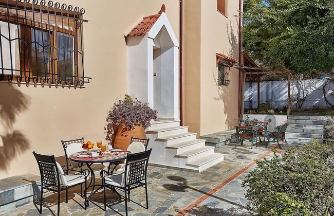 Fantastic Holiday Home in Karteros With Pool - Photo 25