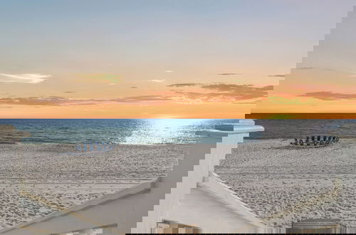 Foto 51 - Pineapple Paradise! 6BR 7BA Beachfront House! Private Pool! Grill! Sleeps 16!