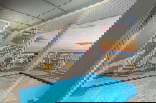 Foto 35 - Pineapple Paradise! 6BR 7BA Beachfront House! Private Pool! Grill! Sleeps 16!