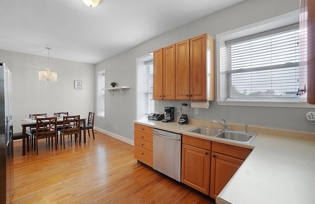 Spacious 3-Bedroom with King Bed - Foto 6