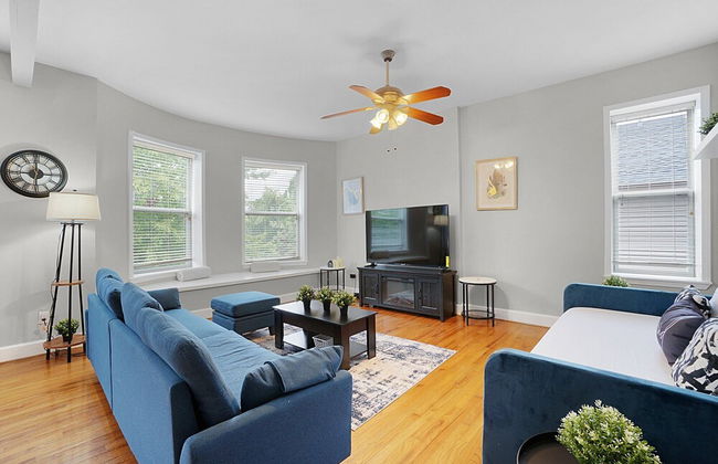 Spacious 3-Bedroom with King Bed - Foto 1