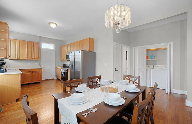 Spacious 3-Bedroom with King Bed - Foto 12