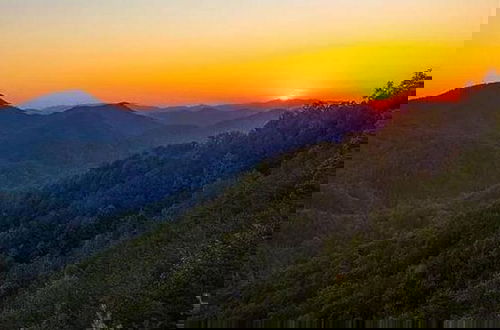 Foto 40 - Luxury Cabin With Exclusive Privacy Incredible Mountain Views Hot Tub Pool PET Friendly