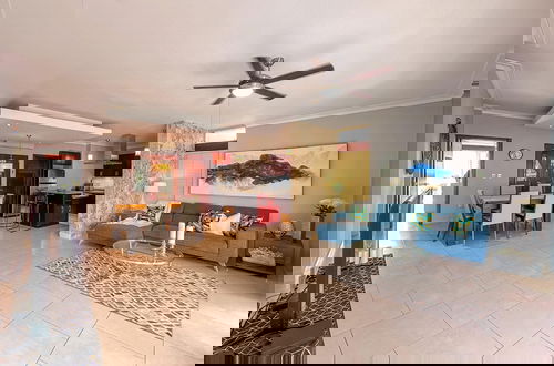 Foto 23 - Incredible 3 BR Penthouse w BBQ Jacuzzi