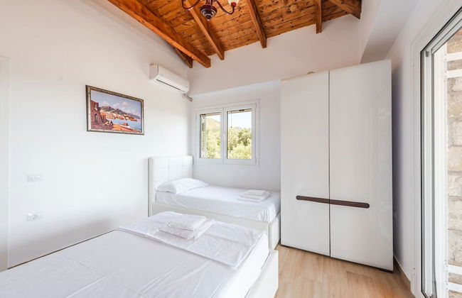 Siar The Large Villa - Photo 44