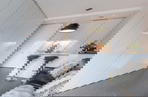 Photo 11 - Modern Apartment in Centre With Parking