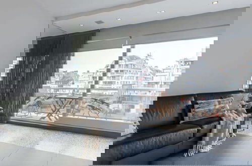 Photo 6 - Modern Apartment in Centre With Parking