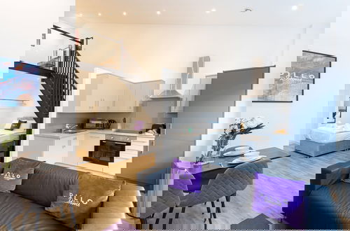 Photo 11 - Modern Spacious Duplex in the Heart of Manchester
