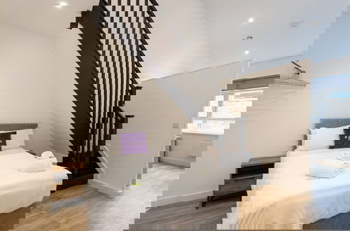 Photo 22 - Modern Spacious Duplex in the Heart of Manchester