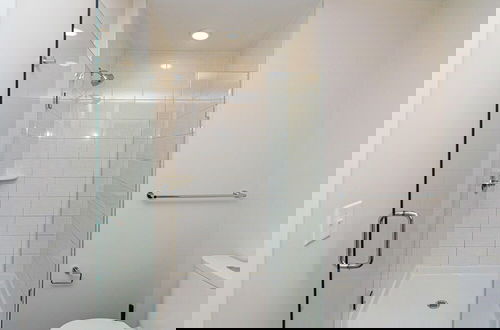 Photo 37 - Charlotte Uptown Fully Furnished Apartments