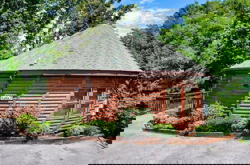 Foto 5 - Yurt I Game Room Hot Tub I Sleeps 8 I 2BR 2BA