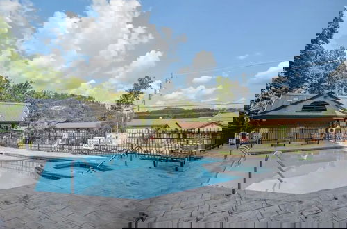 Foto 3 - Modern Style 2 Bed Condo Pool in Gatlinburg