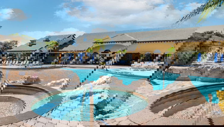 Foto 1 - Upstay - Pet-friendly Home With Pool-hot Tub-bbq
