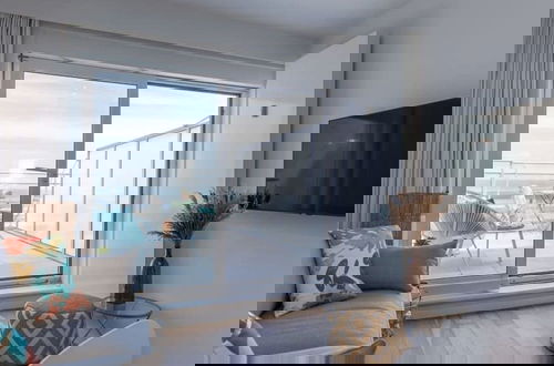 Foto 3 - Stunning Studio With Sea-view on top Location