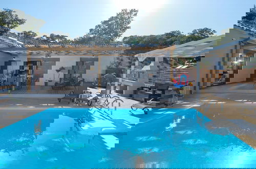 Foto 2 - Villa Eleonas With Private Swimming Pool