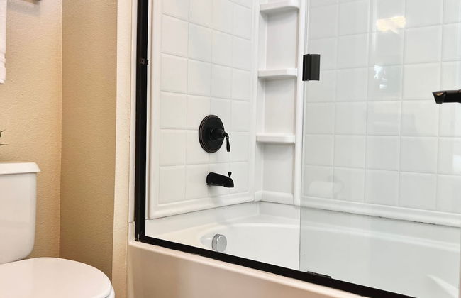 Relaxing 2-br Apt With Pool Hot Tub Gym - Foto 10