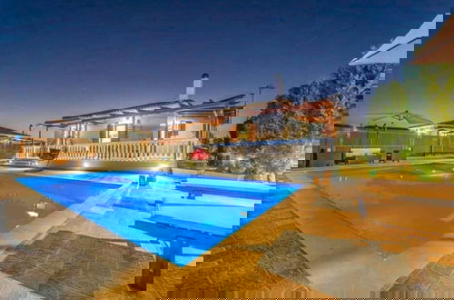 Foto 14 - Villa Mansion With Private Pool