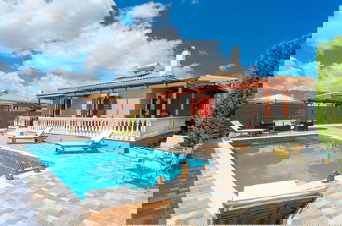 Foto 1 - Villa Mansion With Private Pool